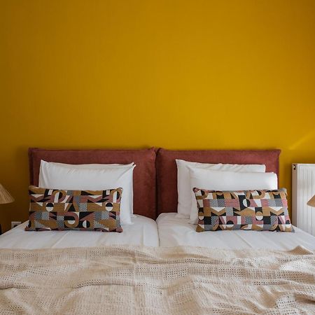 Athens' Gem: Fun, Sun & Your Koukaki Run! Extérieur photo