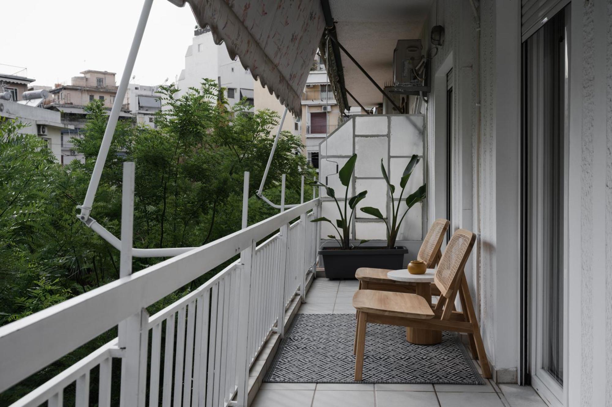 Athens' Gem: Fun, Sun & Your Koukaki Run! Extérieur photo