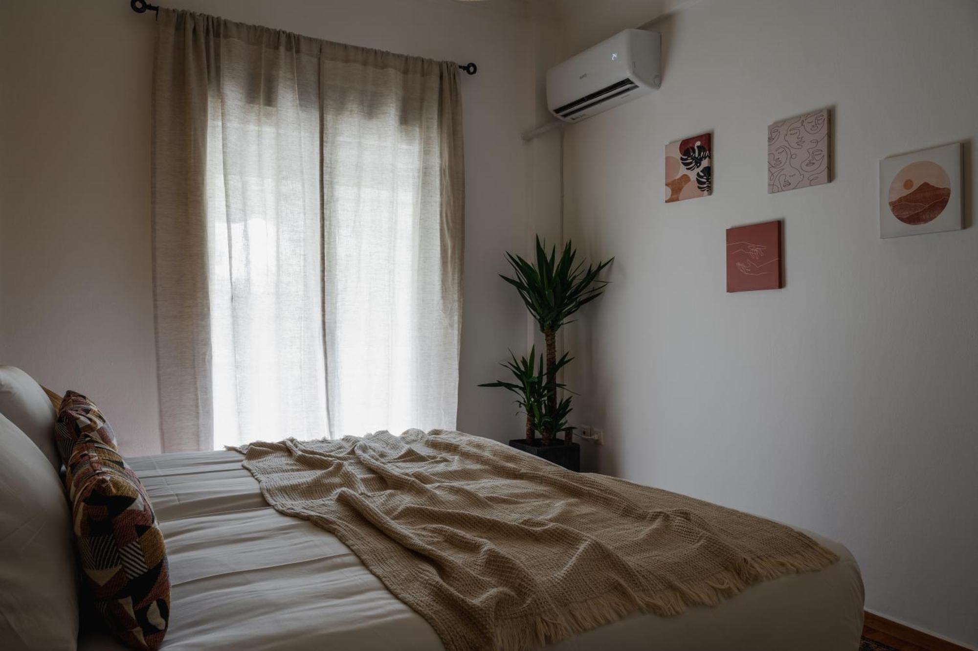 Athens' Gem: Fun, Sun & Your Koukaki Run! Extérieur photo