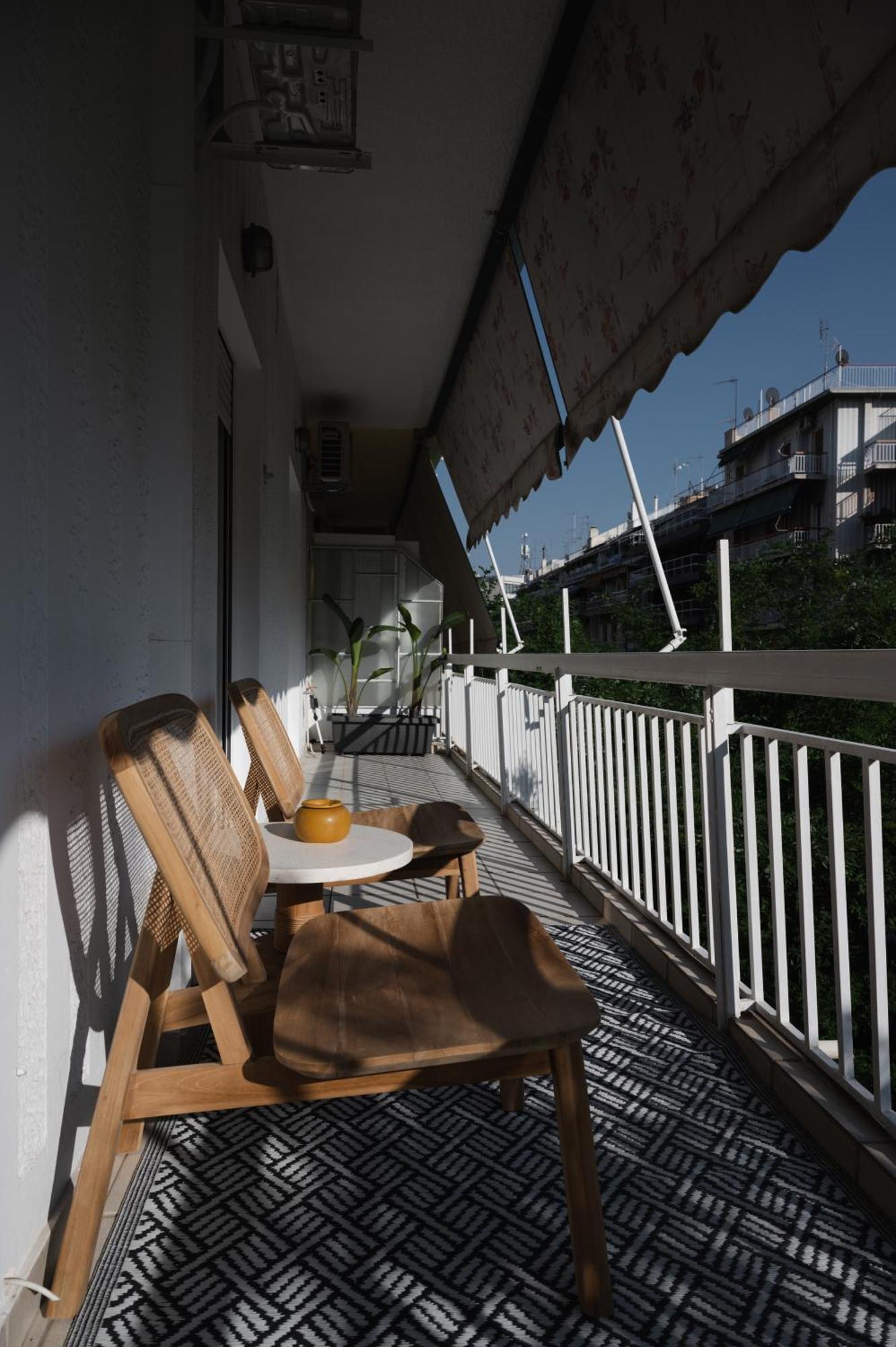 Athens' Gem: Fun, Sun & Your Koukaki Run! Extérieur photo